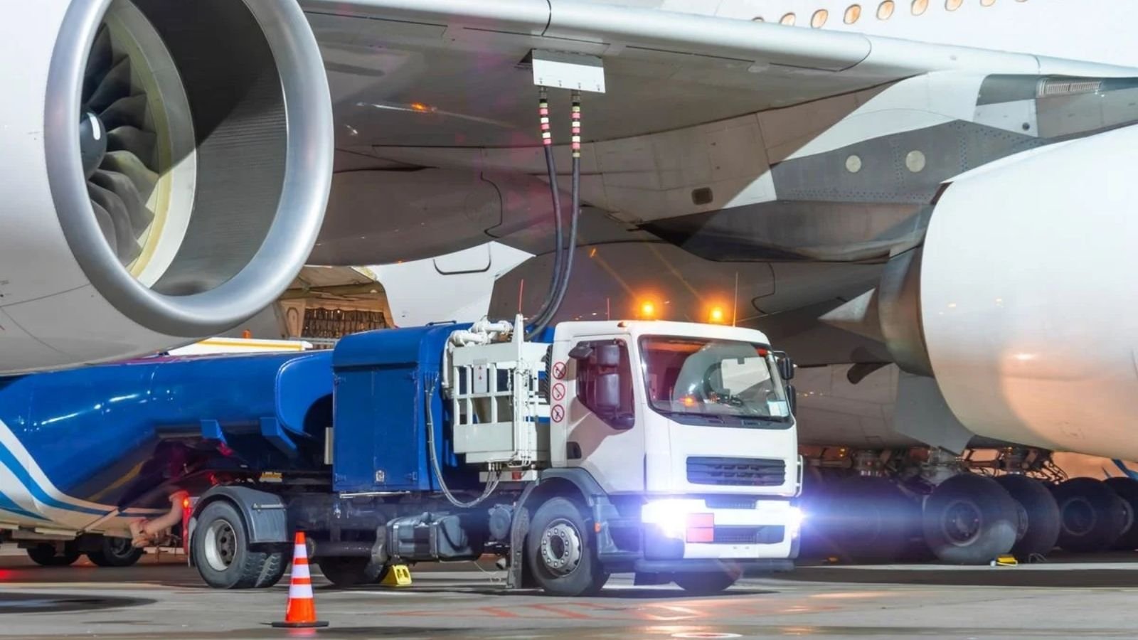 IATA logosu ile Fuel Supply Disruption başlığının yer aldığı rehber kapak sayfası