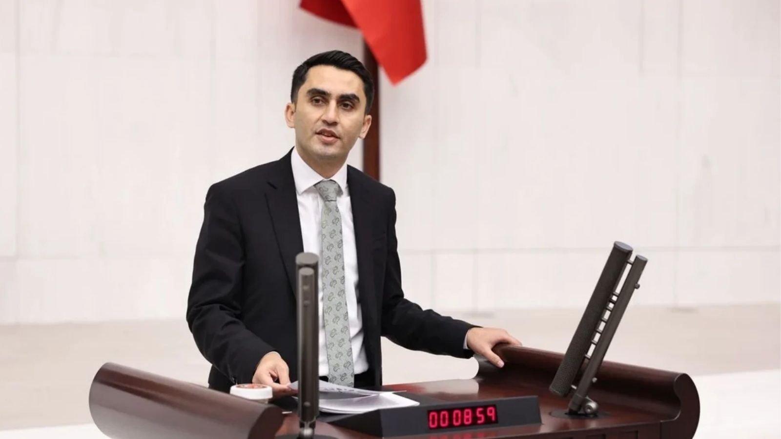 Parlak’tan çağrı: Yüksekova Havalimanı derhâl açılsın