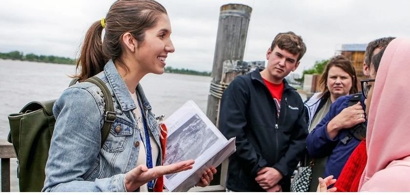 Turist Rehberleri: Sahanın Görünmeyen Kahramanları