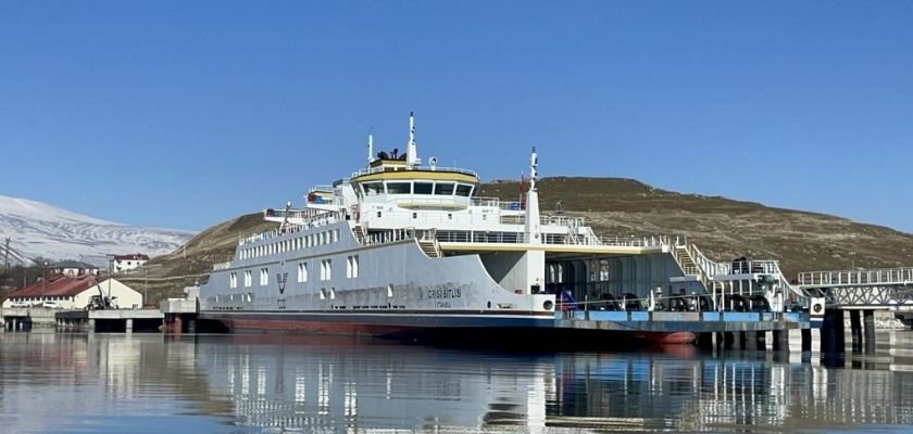 Van Gölü’nde taşımacılık rekor kırdı