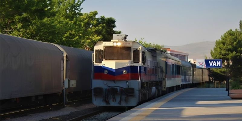 Tahran-Van tren - TurizmPolitika Tahran-Van tren biletleri