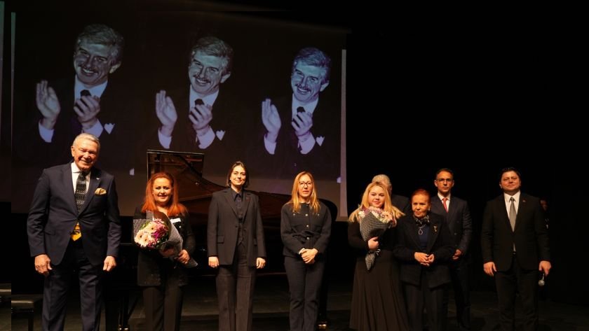 Gazeteci-yazar Çetin Emeç Kadıköy’de anıldı