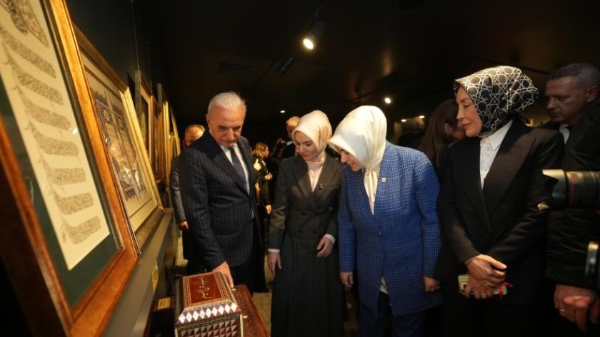 Zamanın izlerinde sanata yolculuk sergisi sanatseverlerle buluştu