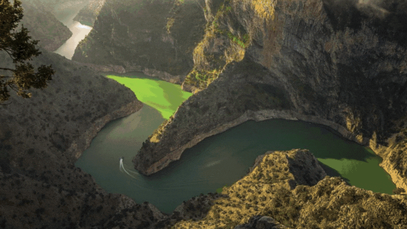 Arapapıştı Kanyonu doğal güzelliğiyle büyülüyor