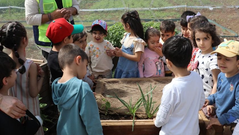 Çocuklar agroekoloji eğitimiyle doğayla iç içe öğreniyor