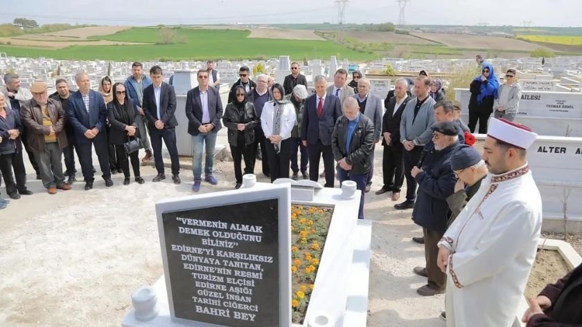 Bahri Dinar - TurizmPolitika Bahri Dinar