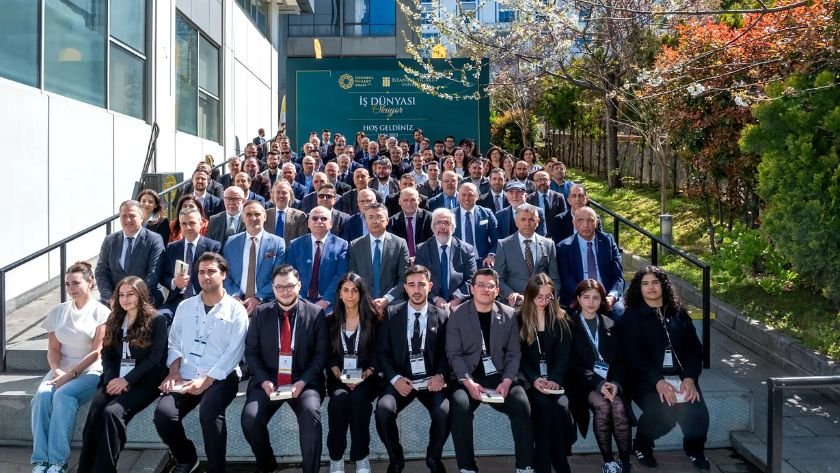 İş Dünyası Okuyor