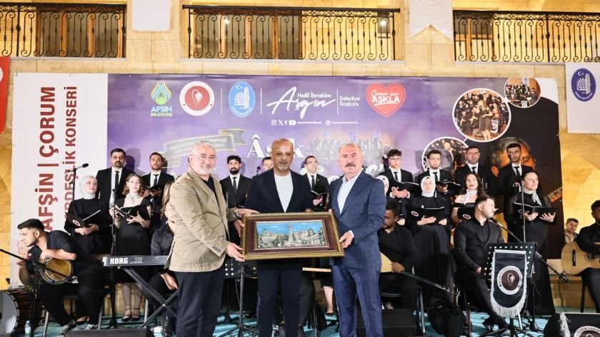 Aşık Mahzuni Şerif Çorum’da türkülerle anıldı