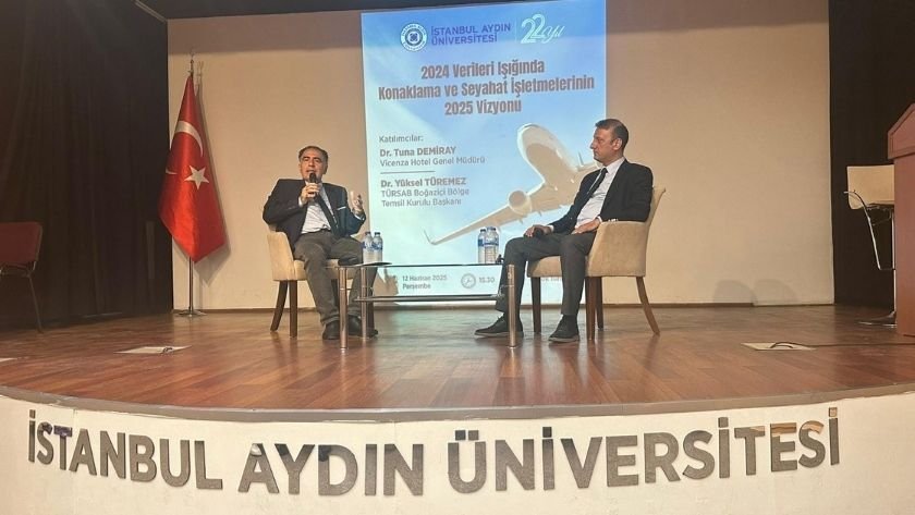 Dr. Yüksel Türemez turizm panelinde öğrencilere seslendi