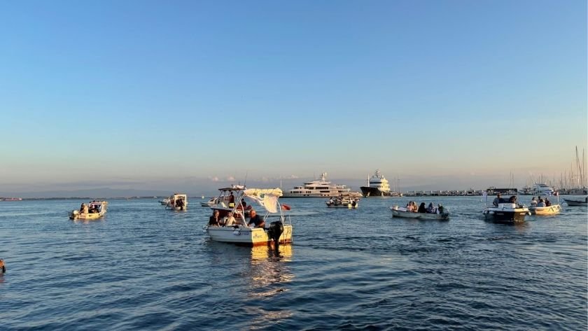 Pendik nostaljik kayık turuyla deniz keyfi sunuyor