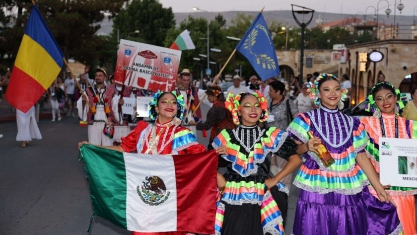 Ürgüp uluslararası dans festivali renkli görüntüler sundu