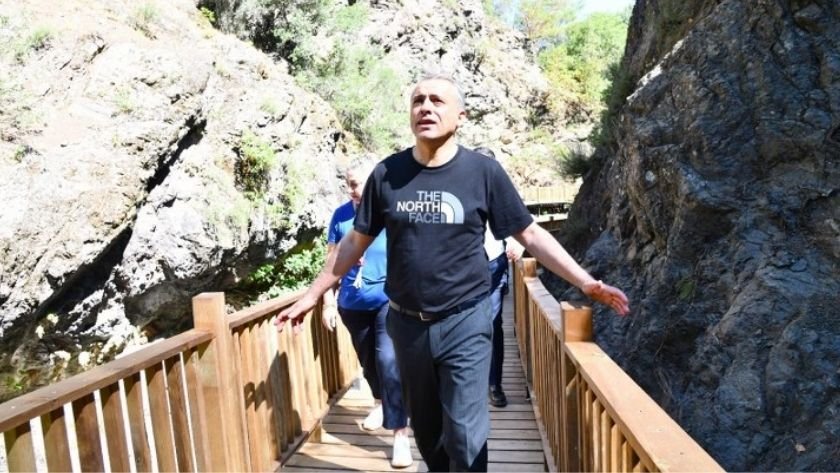 Karaçay Şelalesi Yürüyüş Yolu