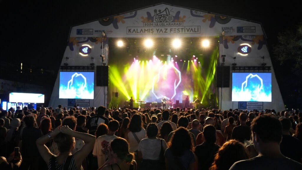 Bulutsuzluk Özlemi 40. yıl konseri