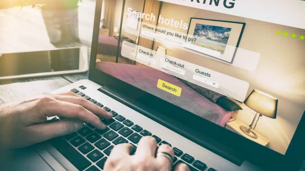 Otel web sitelerinin Aİ arama için optimize edilmesi