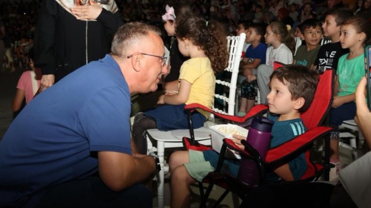Yenikent’te çocuk sineması keyfi yaz akşamına renk kattı