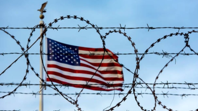 Trump’ın 2025’te duyurduğu seyahat yasağı, Ortadoğu ve Afrika’dan 19 ülkeyi kapsıyor.