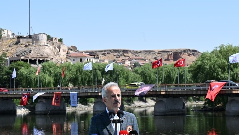 Tarihi Avanos Köprüsü restore edilerek hizmete açıldı