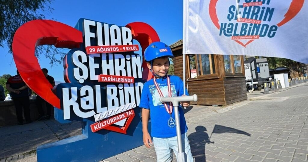 İzmir Enternasyonal Fuarı 2025 ziyaretçi yoğunluğu