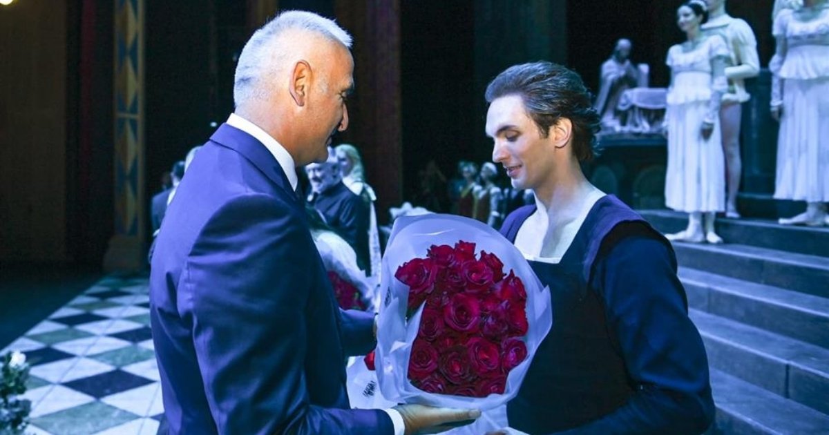 Bakan Ersoy Bolşoy Tiyatrosu Romeo ve Juliet’i izledi