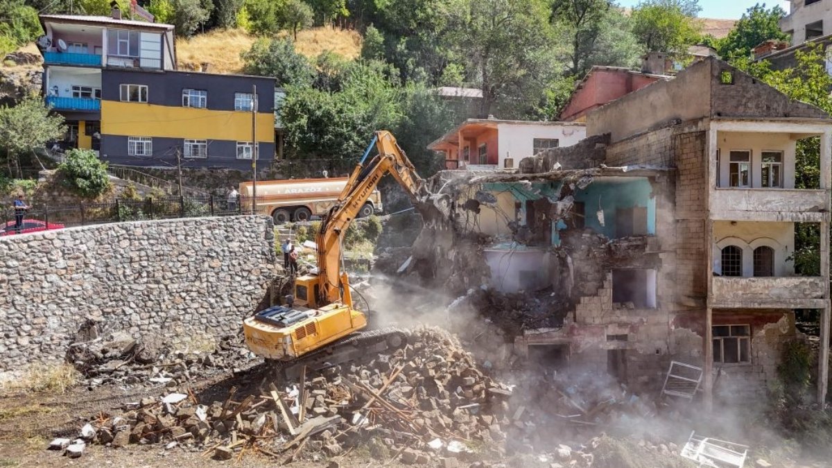 Bitlis’te kentsel dönüşüm tarihi dokuyu gün yüzüne çıkarıyor