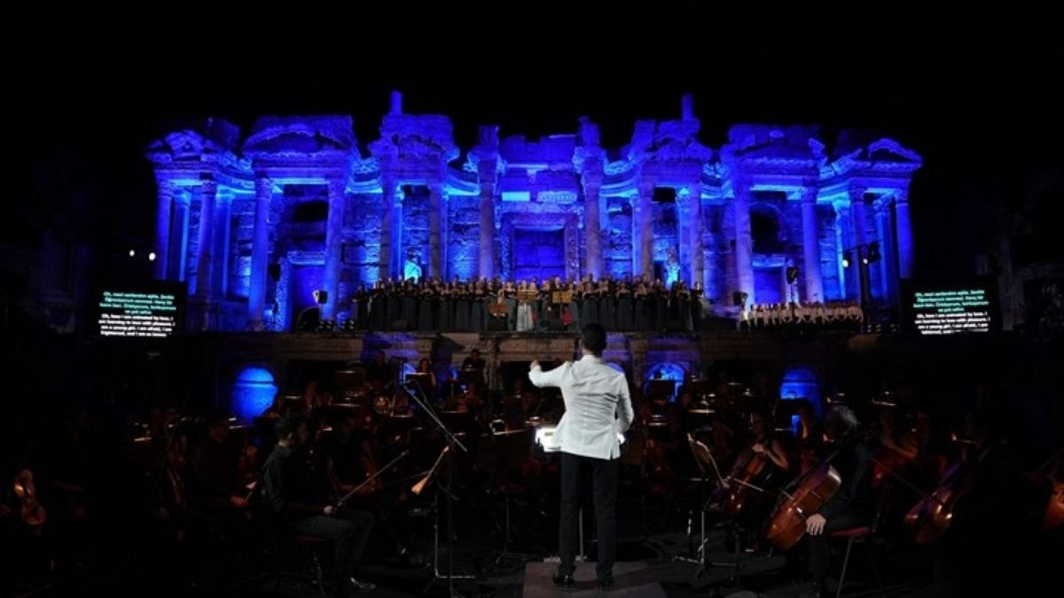 Hierapolis Antik Kentinde tarihi konser on binleri büyüledi