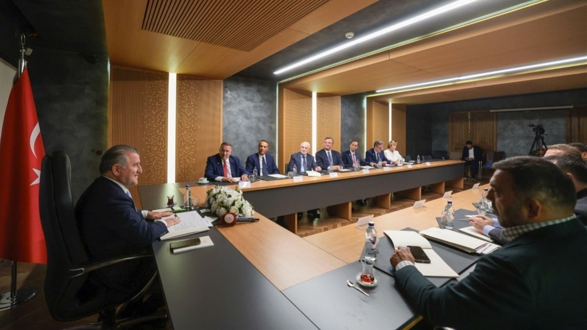 İstanbul 2027 avrupa oyunları ve 2036 olimpiyat adaylığı için görüşme yapıldı