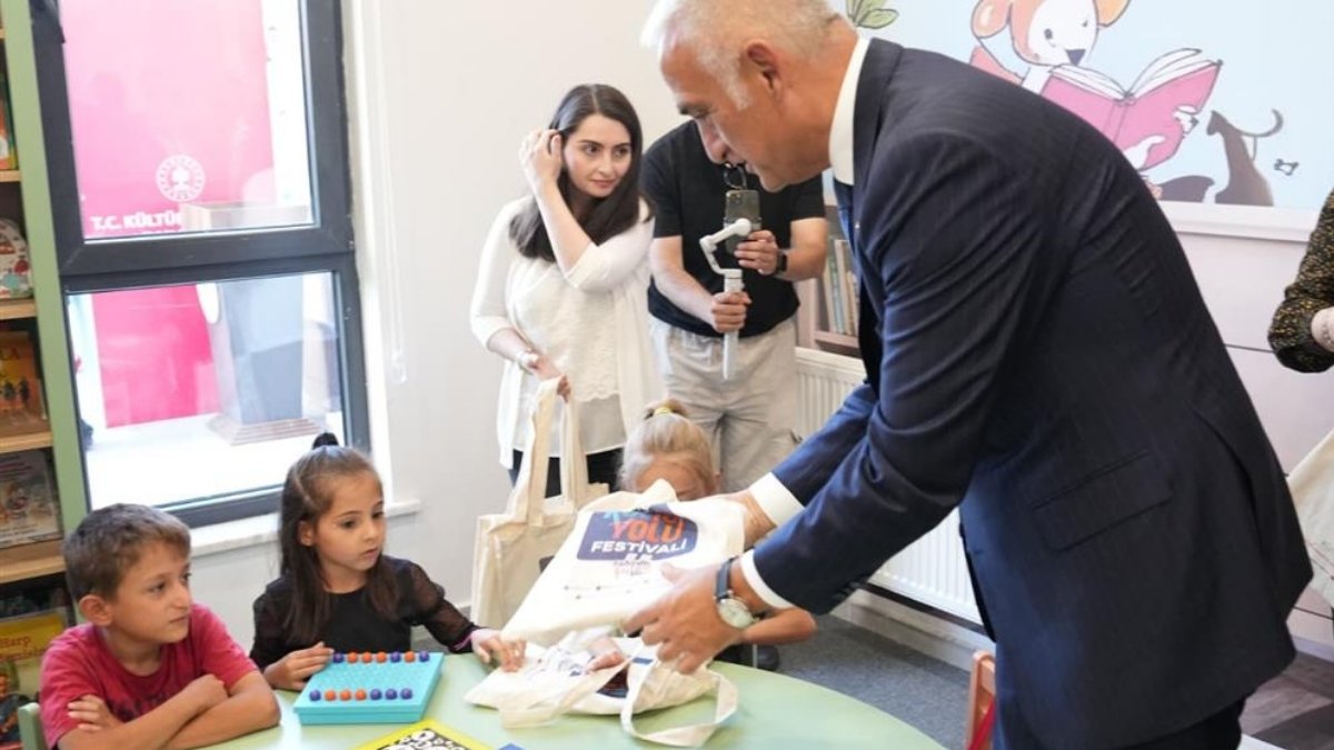 Kayseri Kocasinan İlçe Halk Kütüphanesi 20 bin kitapla açıldı