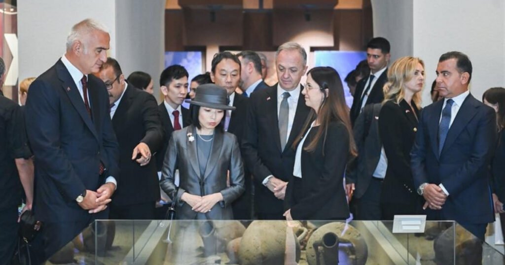 Prenses Akiko Ankara’da “Arkeolojinin Altın Çağı” sergisinde