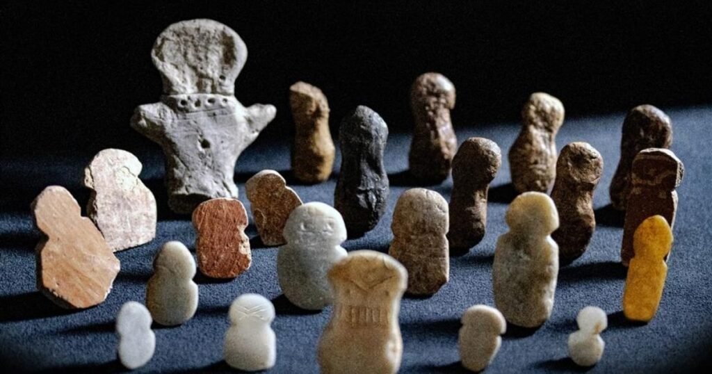 Tavşanlı Höyükte 4 Bin 500 Yıllık İdoller Bulundu Bakan Ersoy Keşfi Duyurdu - TurizmPolitika Tavşanlı Höyük kazılarında bulunan 4 bin 500 yıllık idoller