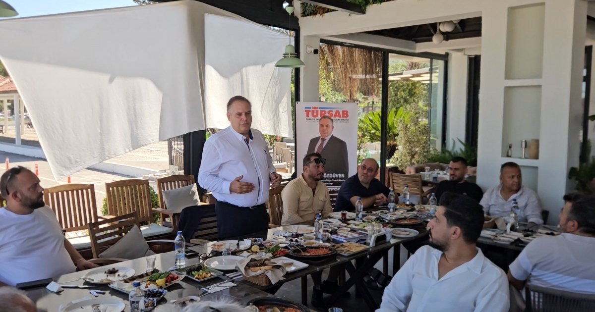 Tolga Özgüven’e Kemer’de turizm acentalarından yoğun destek