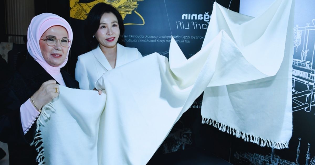 Emine Erdoğan ve Kim Millet Kütüphanesi’nde buluştu