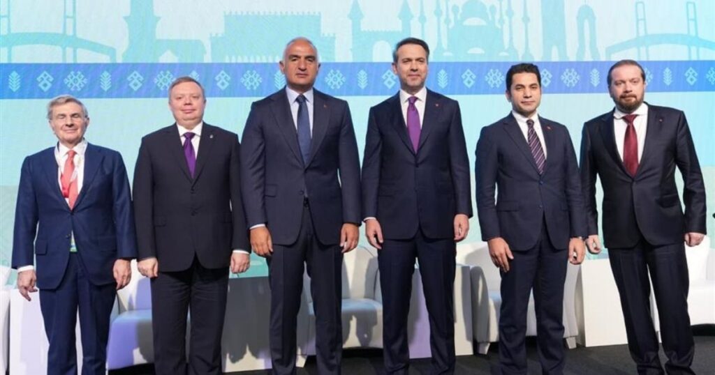 Ersoy İstanbulda turizm başarısının formülünü açıkladı - TurizmPolitika Ersoy, 2024 verileri ve sürdürülebilir turizm vurgusuyla stratejiyi anlattı.